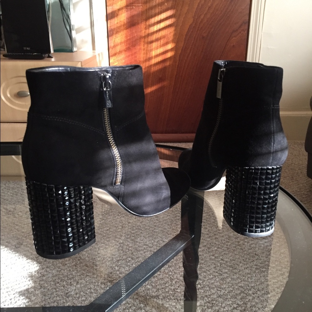 MICHAEL KORS Black Arabella Booties sz 10 - Picture 4 of 6